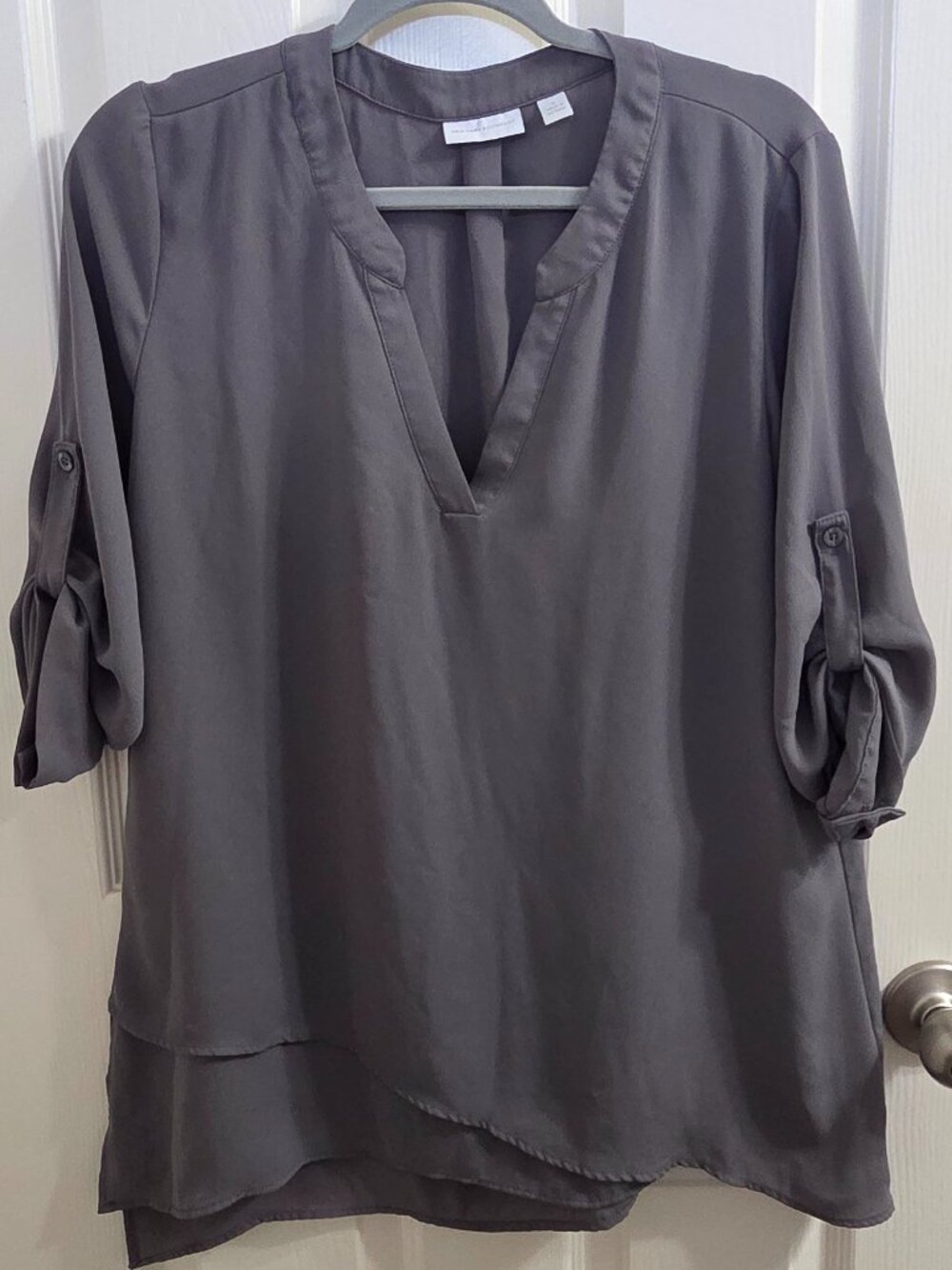 Pre-loved New York & Company Gray Blouse | Roll-Tab Sleeves | Split V-Neck